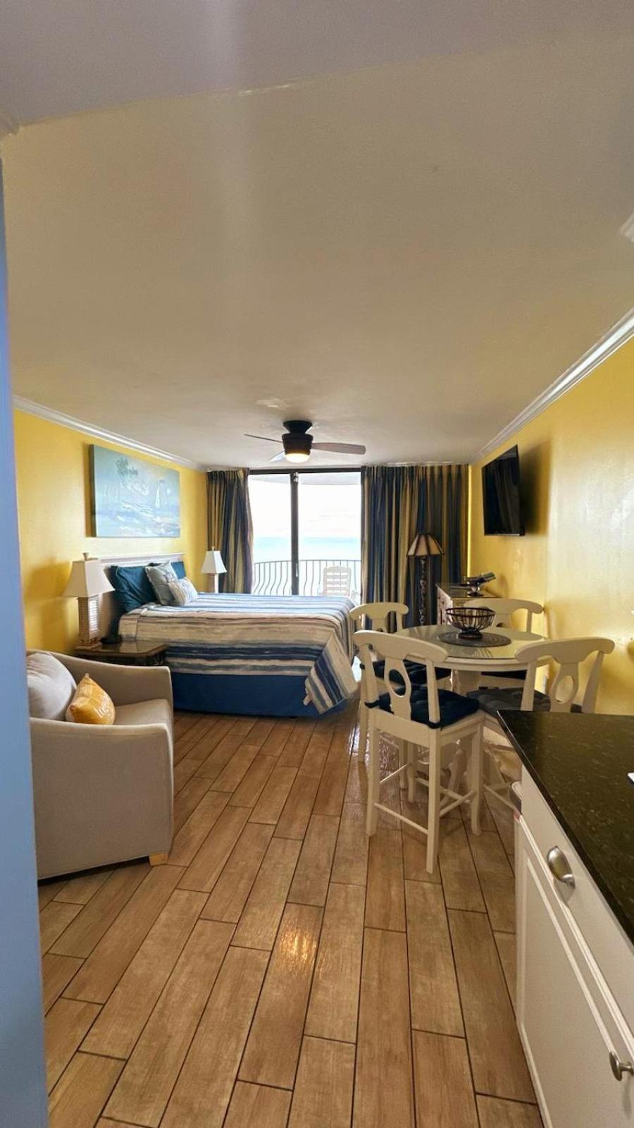 Ocean Front 53 Steps Aparthotel Myrtle Beach Exterior photo